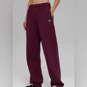 NWT Alo Straight Leg Accolade Burgundy Sweatpants